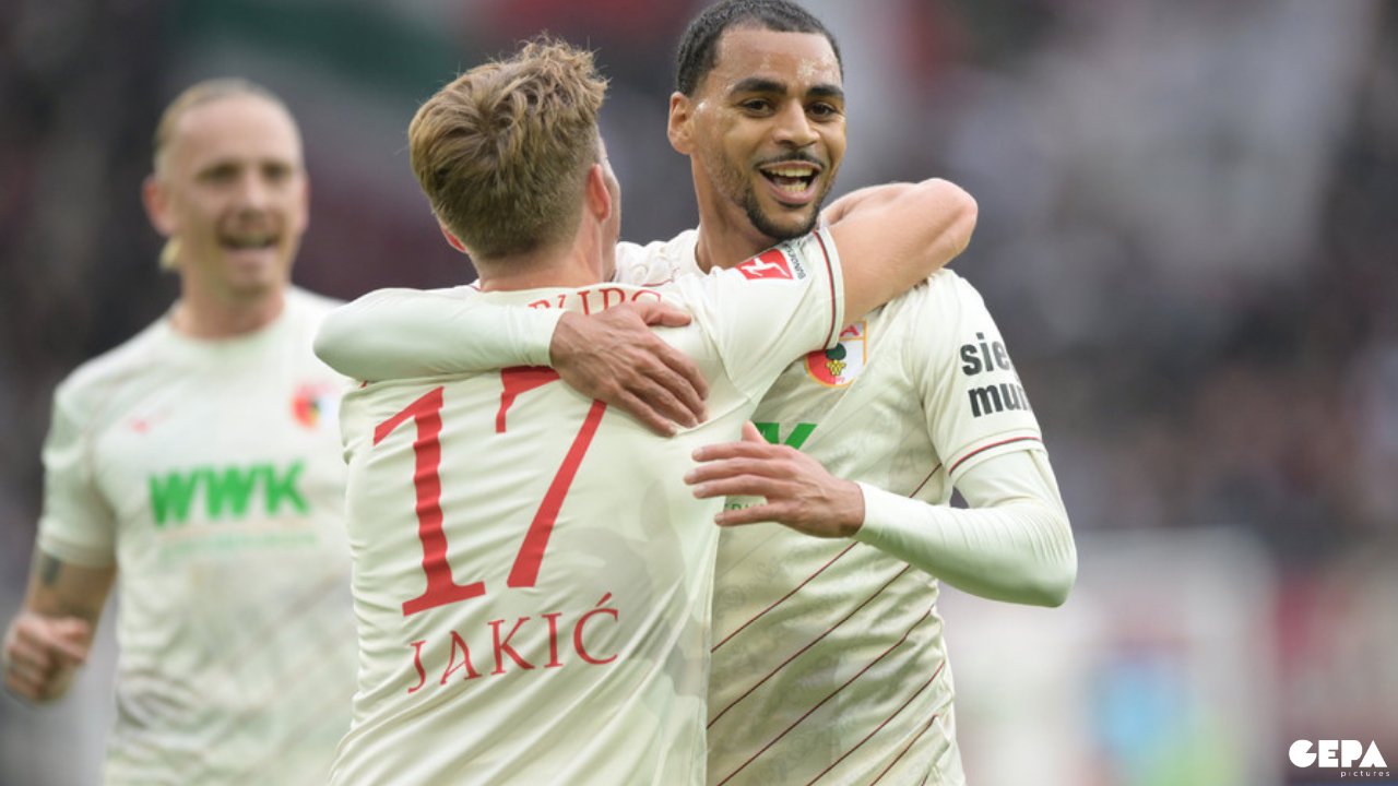 Bild für Match-worn & signiert: FCA-Heimtrikot von Jakic ersteigern