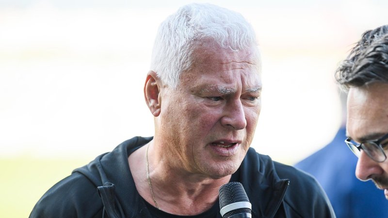 Ablöse als Rekordtorschütze - Polster tritt online nach
