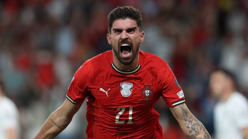 91. Minute! Neves sorgt für lange Gesichter bei Irland