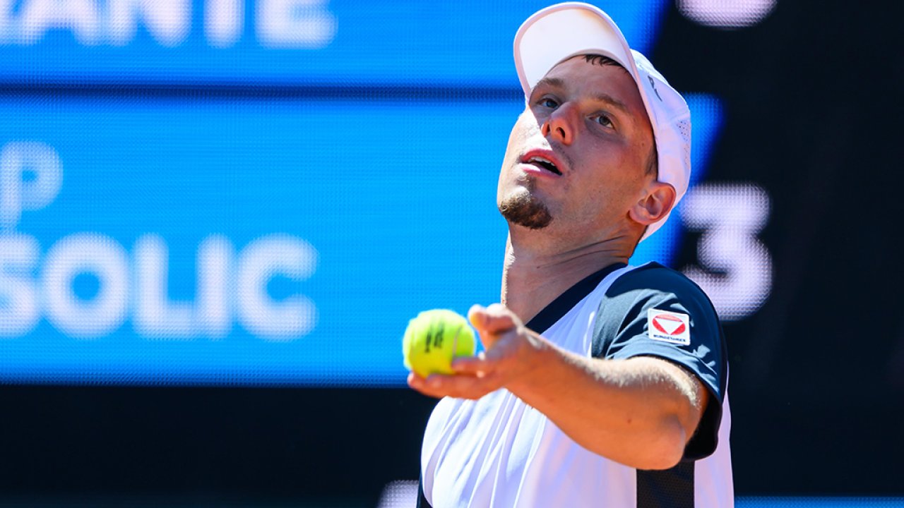 Misolic Stockholm Odds: Early Exit Predicted