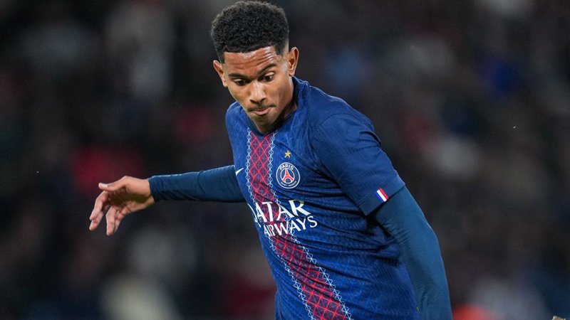 Nach 1:3-Rückstand: PSG rettet die Tabellenführung