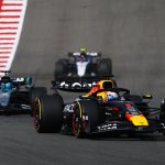 Beide McLaren crashen! Verstappen gewinnt den Sprint von Austin