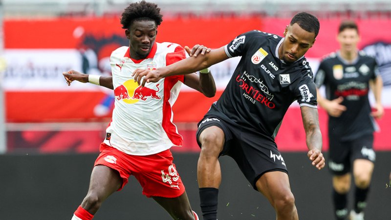 Salzburg vergibt dritten Sieg in Folge in Unterzahl