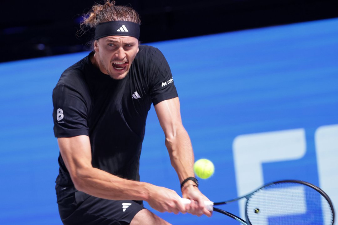 Zverev müht sich in Wien ins Achtelfinale