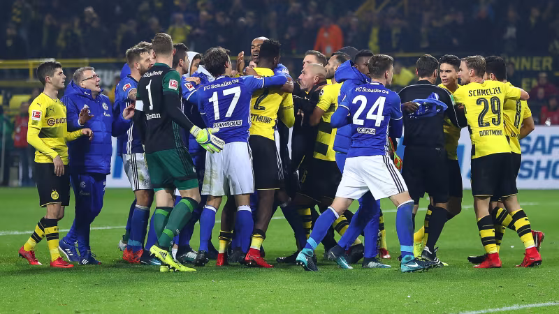 Deutschland: Revierderby zwischen Borussia Dortmund und Schalke 04