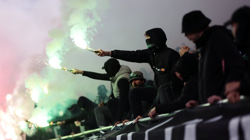Einreise verweigert! Sonderzug mit Ferencvaros-Fans gestoppt