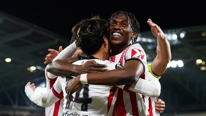 Freiburg siegt mit Adamu und Lienhart