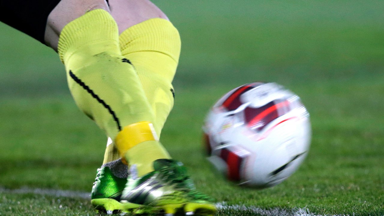 Bild für RLW: Lauterach setzt Lebenszeichen, Schwaz und Kitzbühel souverän