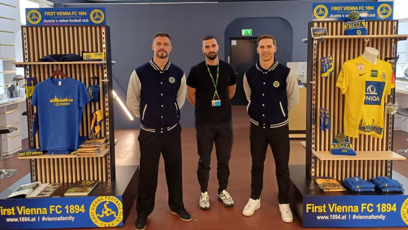 Novum: First Vienna FC am Flughafen vertreten