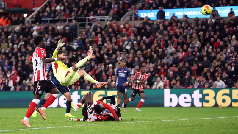 Arsenal gibt bei Sunderland in letzter Sekunde Sieg aus der Hand