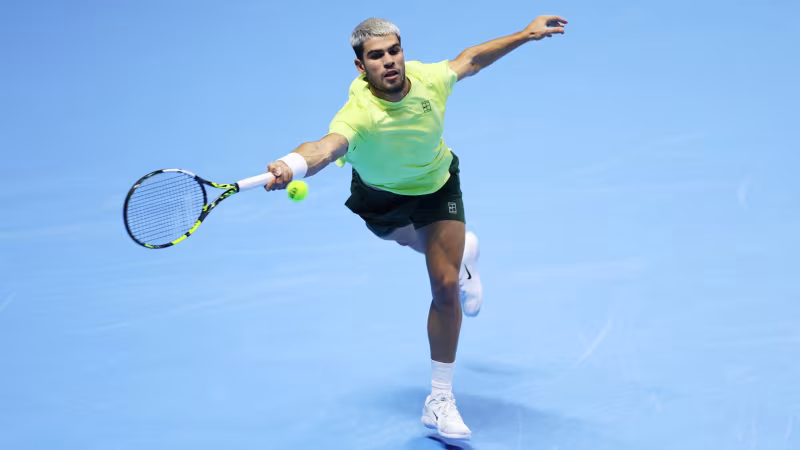 Alcaraz folgt Sinner problemlos ins Endspiel der ATP Finals