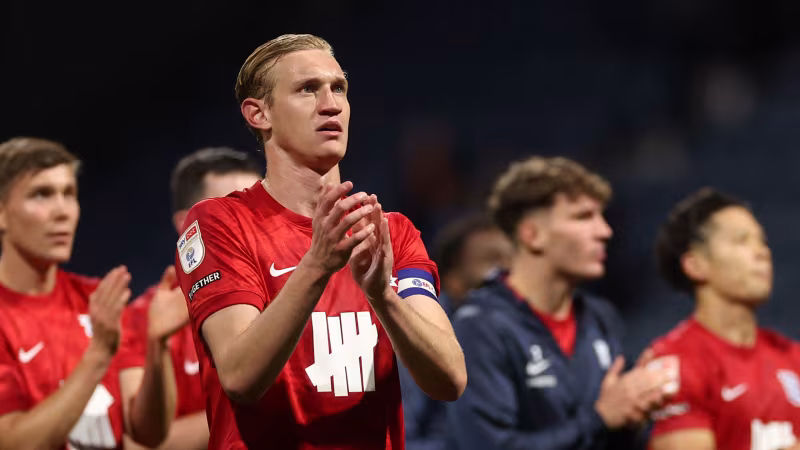 Der Kapitän bleibt an Bord: Klarer verlängert in Birmingham