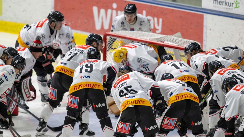 ICE Hockey League LIVE: Pioneers - Ferencvaros Budapest