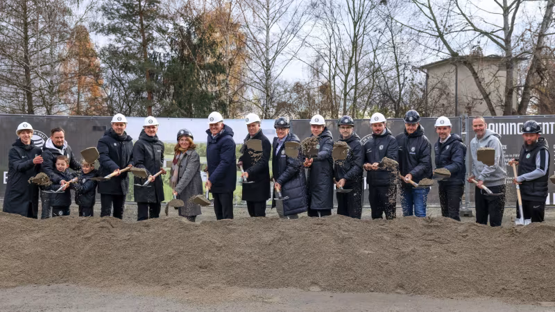 Sturm setzt Spatenstich für neues Nachwuchszentrum