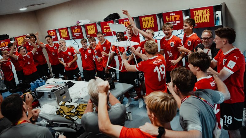 Party mit Klappstuhl! ÖFB-U17 lässt es in der Kabine krachen