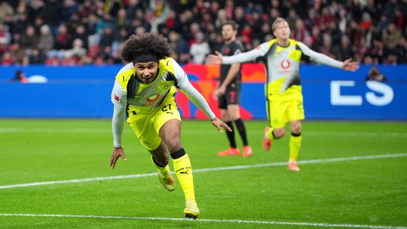 Dortmund biegt Leverkusen im Spitzenspiel