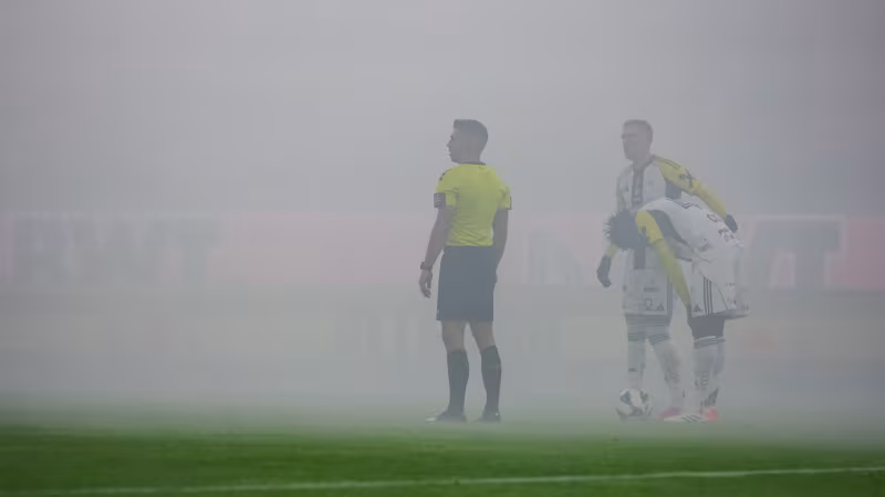Nächste Unterbrechung! Wieder Pyro-Einsatz bei LASK gegen Rapid