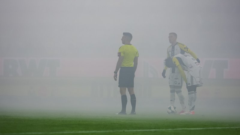 Nächste Unterbrechung! Wieder Pyro-Einsatz bei LASK gegen Rapid