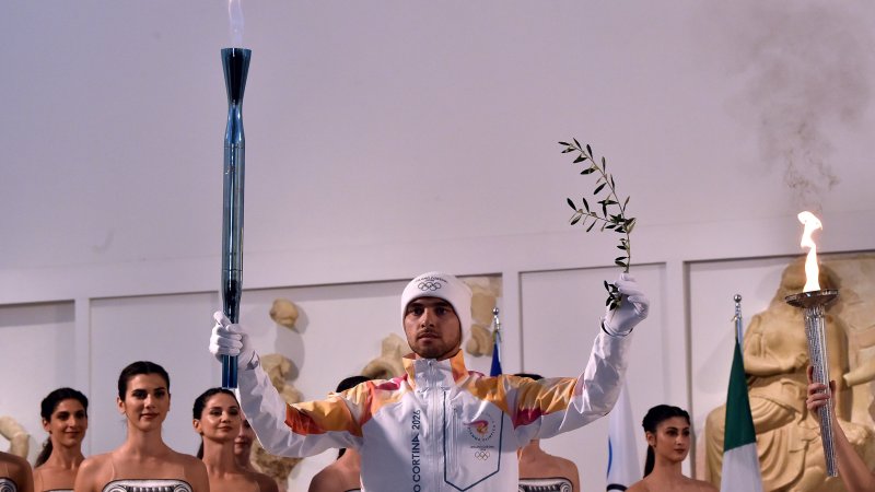 Wetterwarnung! Olympische Fackelübergabe in Athen ausgebremst