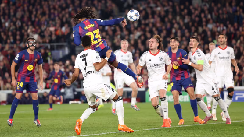 UCL: Barça bezwingt Eintracht, Florucz verliert Krimi