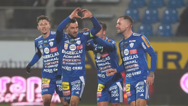 Hartberg dreht das Spiel gegen zehn Tiroler