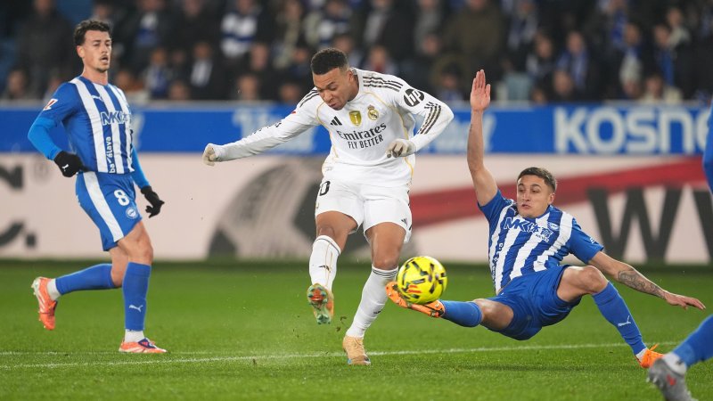 Real holt drei Punkte gegen Alaves