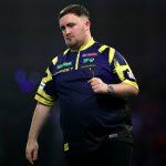 Luke Littler bei Darts-WM weiter und in Runde 3 gegen Suljovic