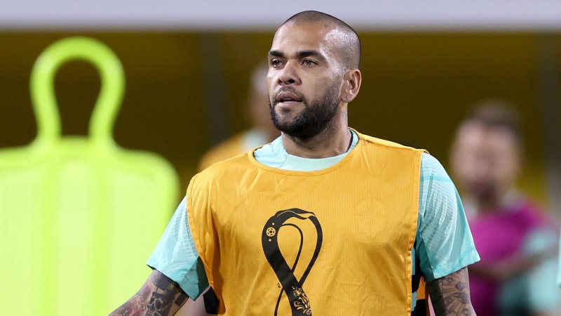 Dani Alves will offenbar Drittligisten kaufen