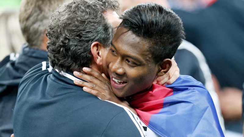 Die besten Frisuren Alabas Karriere