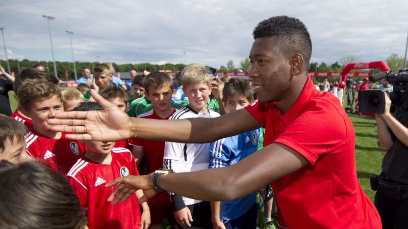 Die besten Frisuren Alabas Karriere