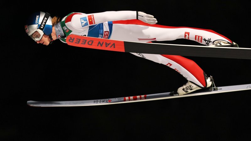 Tschofenig startet mit Podestplatz in Vierschanzentournee