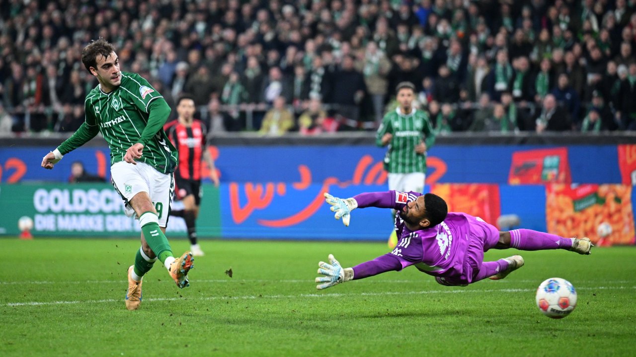 Spektakel ! Frankfurt holt Last - Minute - Punkt in Bremen