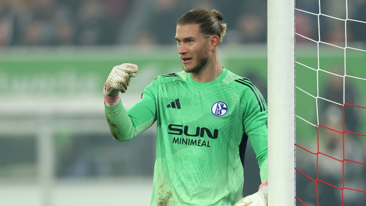 Bild für Starker Karius hält Schalke Punkt im Spitzenspiel fest