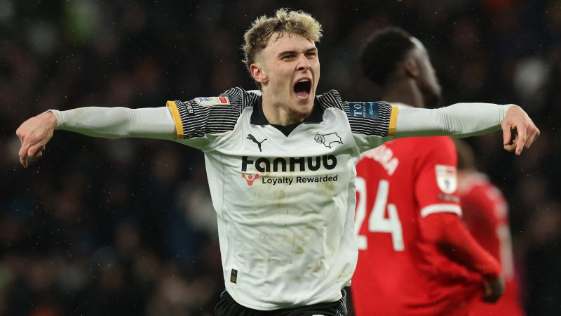 "Würden ihn liebend gerne verpflichten" - RBS-Flop geigt auf