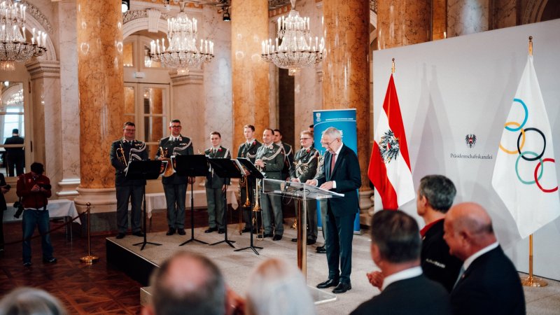 Olympia-Team vereidigt und von Van der Bellen verabschiedet