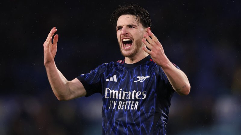 Arsenal legt im Fernduell mit ManCity vor