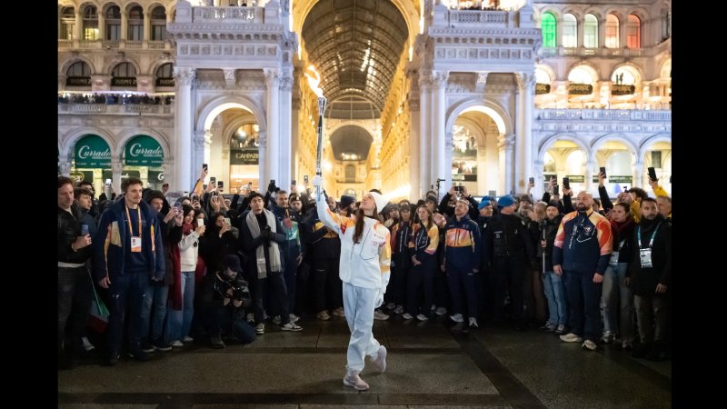 Zlatan als Fackelläufer! Bilder vom Olympischen Fackellauf