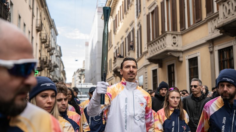 Zlatan als Fackelläufer! Bilder vom Olympischen Fackellauf
