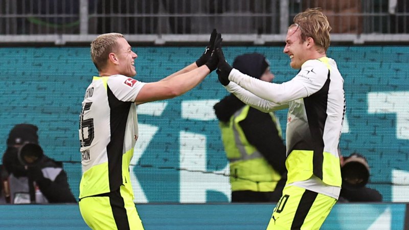 Dortmund legt den Bayern in Wolfsburg vor