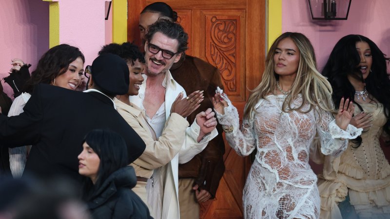 Die besten Bilder Bad Bunnys Super-Bowl-Halftime-Show