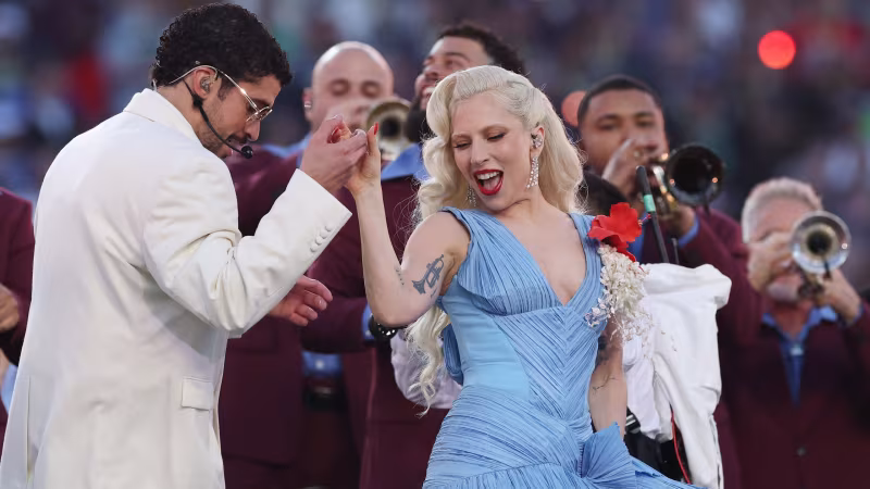 Die besten Bilder Bad Bunnys Super-Bowl-Halftime-Show