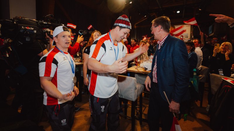 Bilder! Medaillen-Rodler feiern im Österreich-Haus