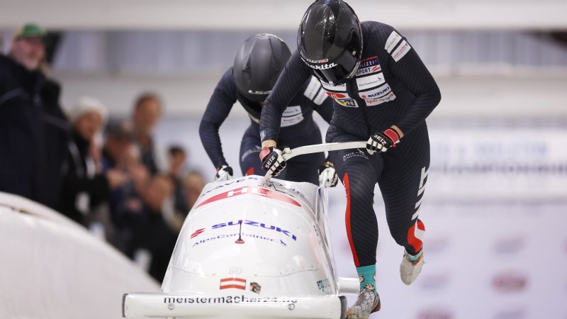 Jamaikanische Sprinterin im Zweierbob mit Beierl