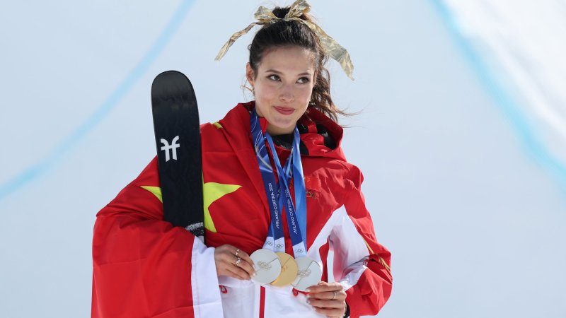 Superstar Eileen Gu wird Favoritenrolle in der Halfpipe gerecht