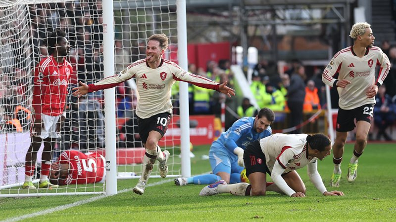 Liverpool siegt im Krimi von Nottingham