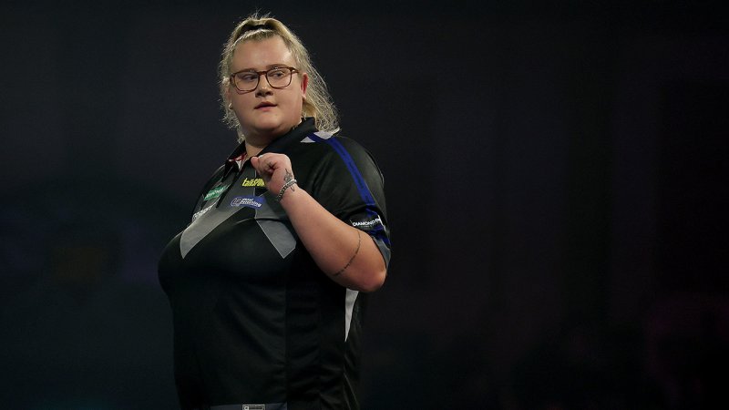 Gegen Suljovic: Beau Greaves schreibt Darts-Geschichte