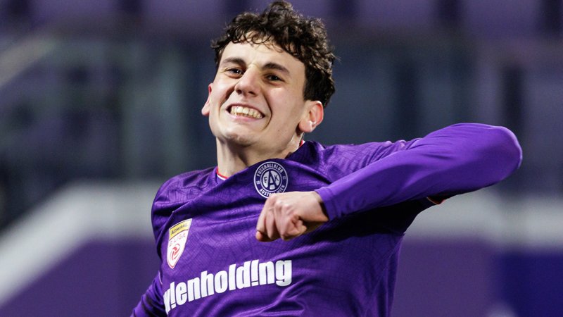 Derbysieg! Jungveilchen machen es den "Großen" nach