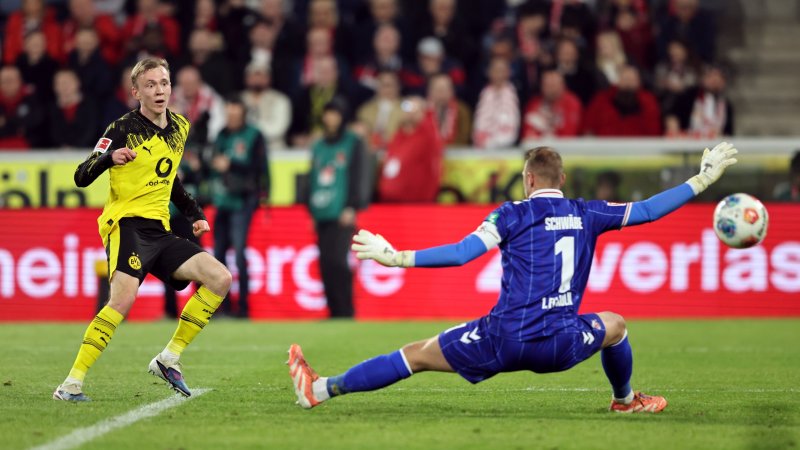 In Überzahl: Glanzloser Dortmund-Sieg in Köln