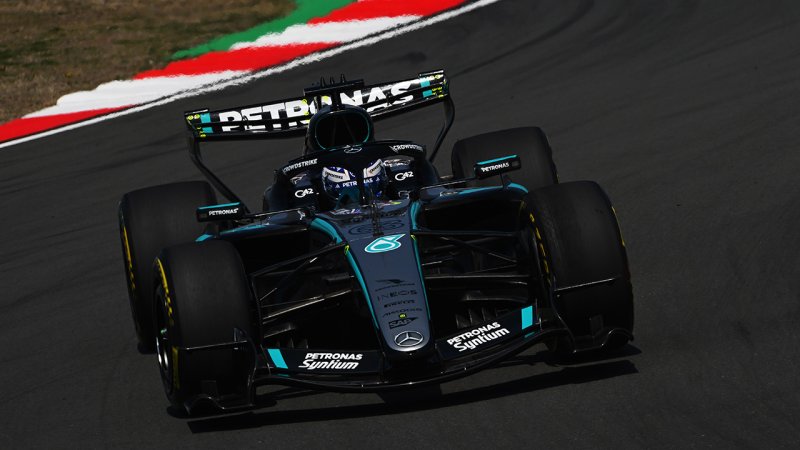 Mercedes-Dominanz! Russell schnappt sich in China die Sprint-Pole