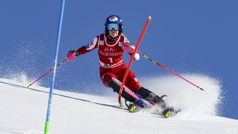 Truppe fährt in Are um das Podest